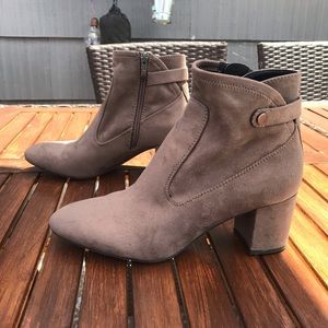 Franco Sarto Nixon brown stretch booties Sz 7.5